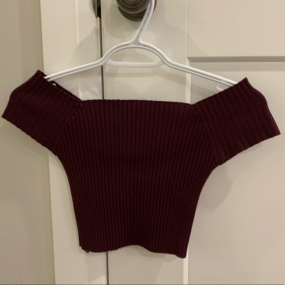 Must have summer off the shoulder crop top! - Picture 2 of 4